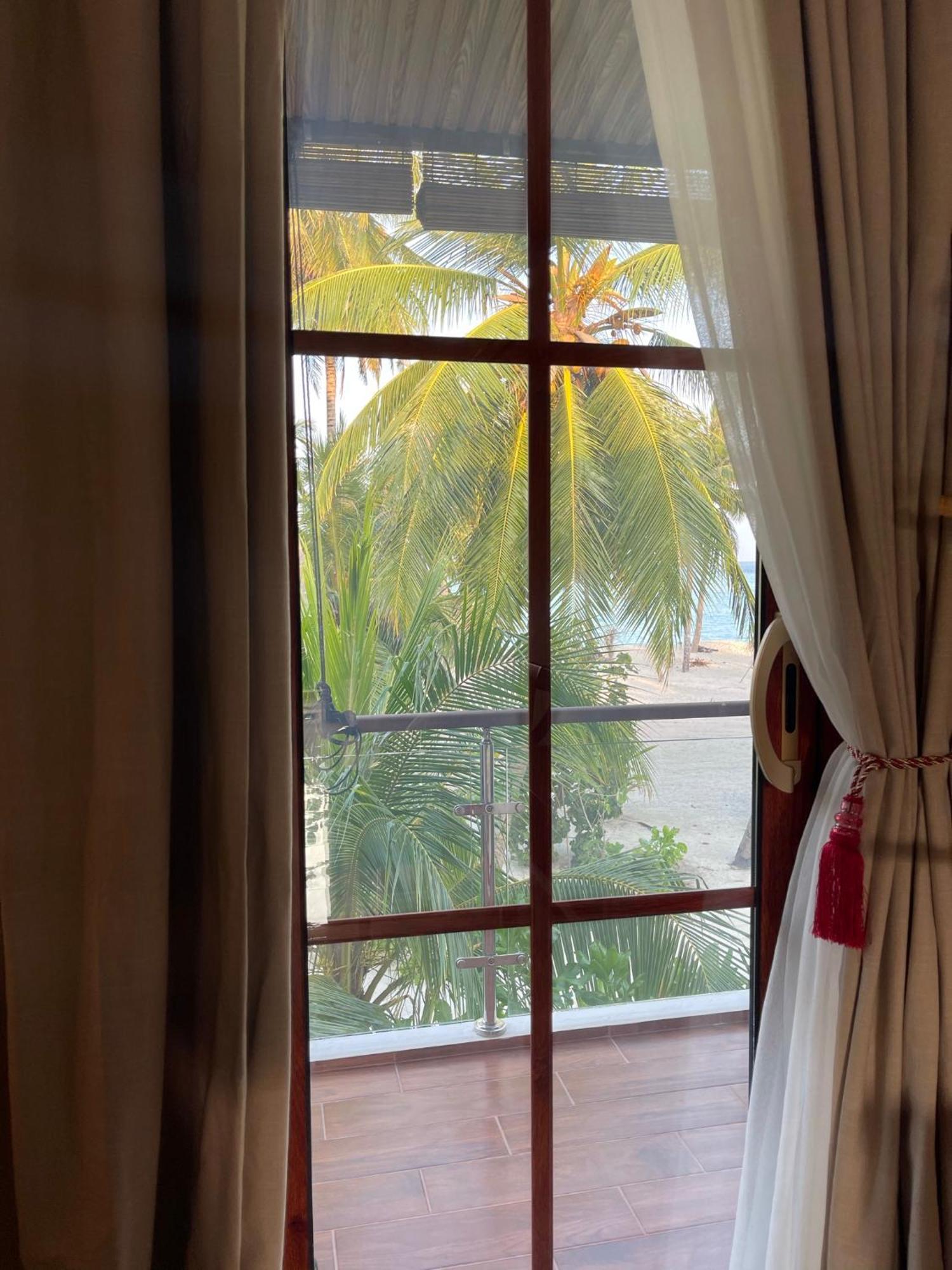 Viluveli Holiday Retreat Hanimaadhoo Island Екстериор снимка